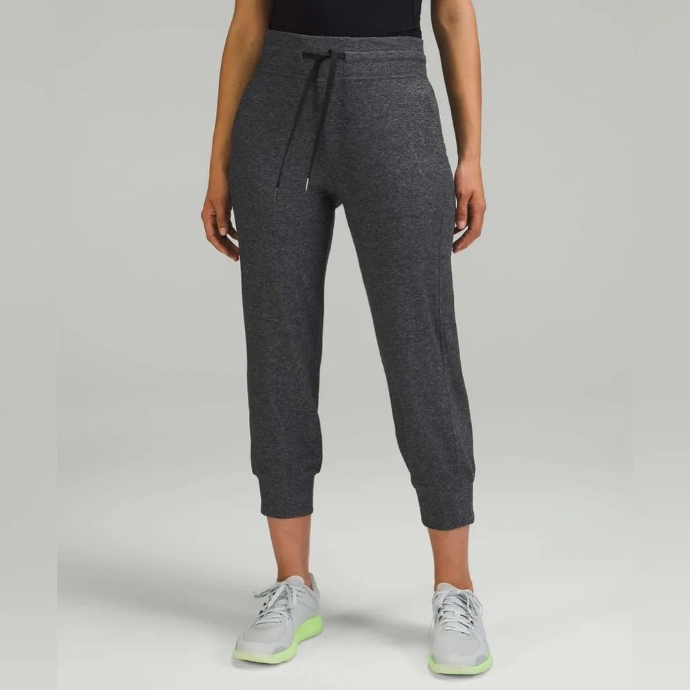 Lululemon Ready to Rulu High-Rise Cropped Jogger
Heathered Raceway Grey / Black